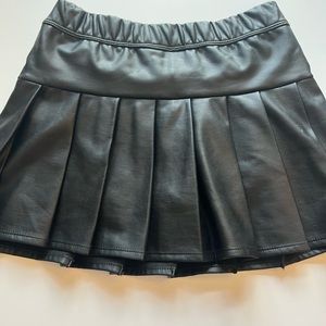 Abercrombie girls pleather pleated skirt size 9/10
